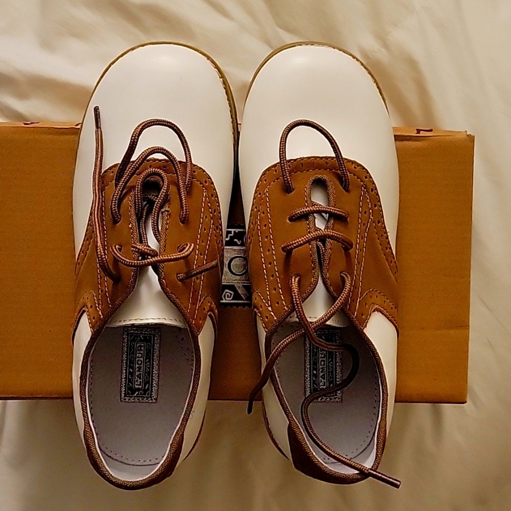 Boys shoes